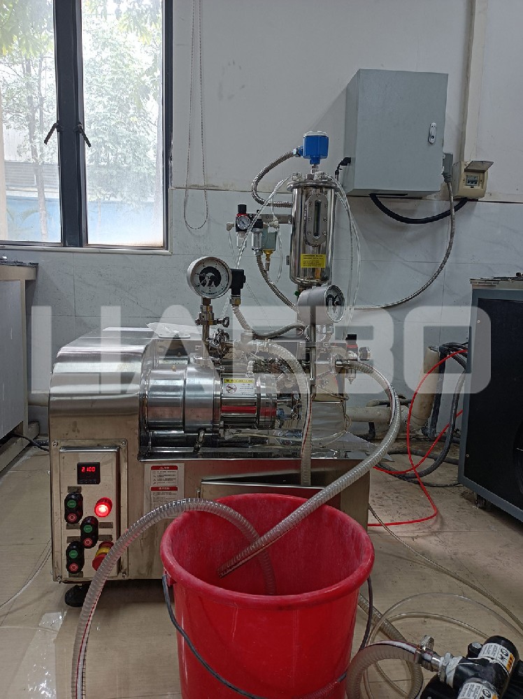 廣東某股份有限公司0.5L實驗室納米砂磨機調(diào)試成功