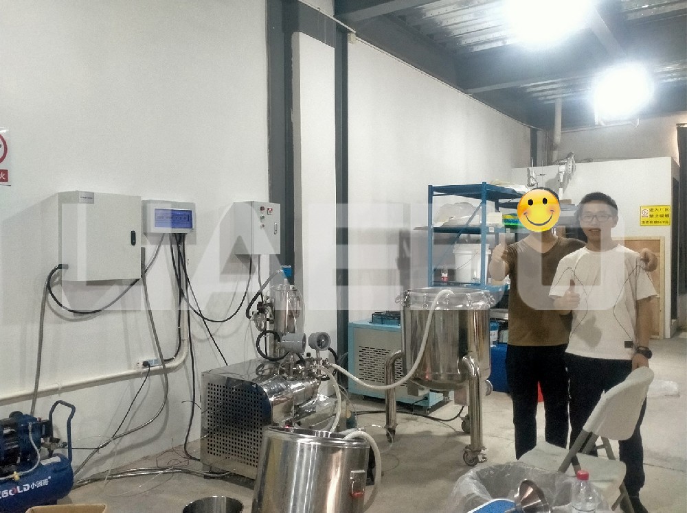 浙江某新材料公司1L實驗室納米砂磨機調(diào)試成功