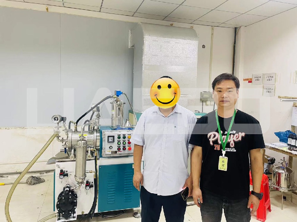 福建某電子科技有限公司5L砂磨機調(diào)試成功