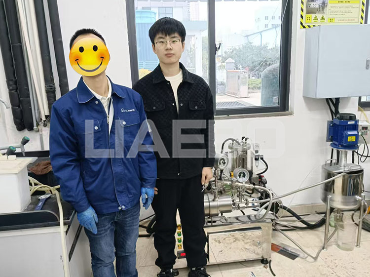 江西某技術(shù)研究院有限公司，1L實(shí)驗(yàn)室砂磨機(jī)調(diào)試成功